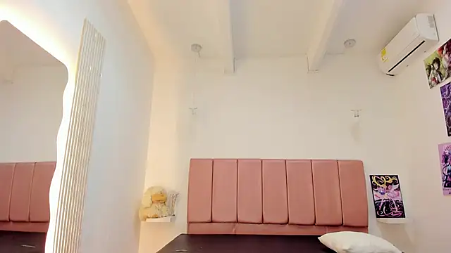 NahomiWalker_ webcam