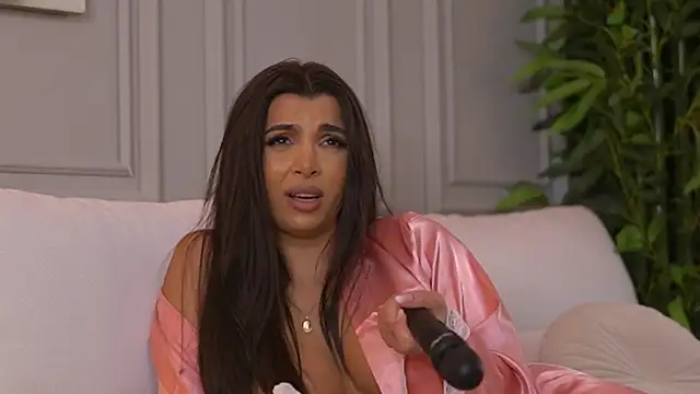 nicolecellini (F young) - squeeze my boobs, get me horny👅💦