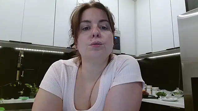 HazelSkyesChat webcam