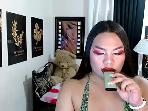 TSbrianaHugeCock webcam