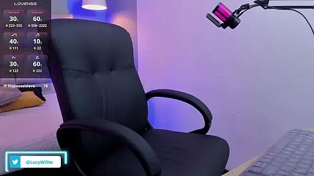 Lucy_Williiams webcam