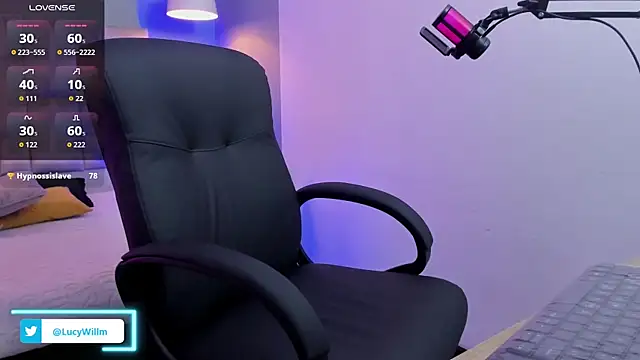 Lucy_Williiams webcam