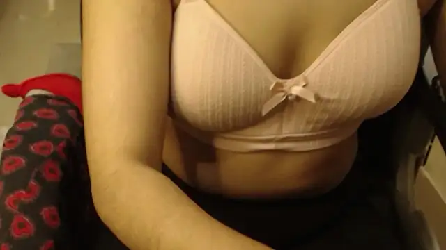 erotic_indiancam webcam