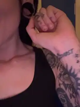 MissMidnightUK webcam