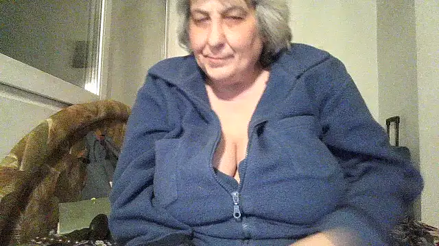 ExquisiteMature webcam