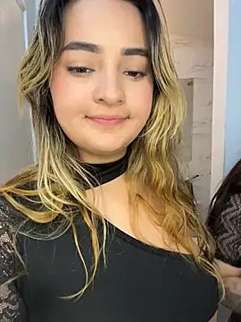 Antonella_Julieta webcam