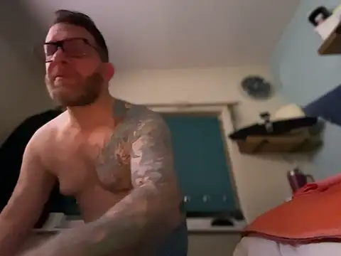 Tattooednakedguy webcam