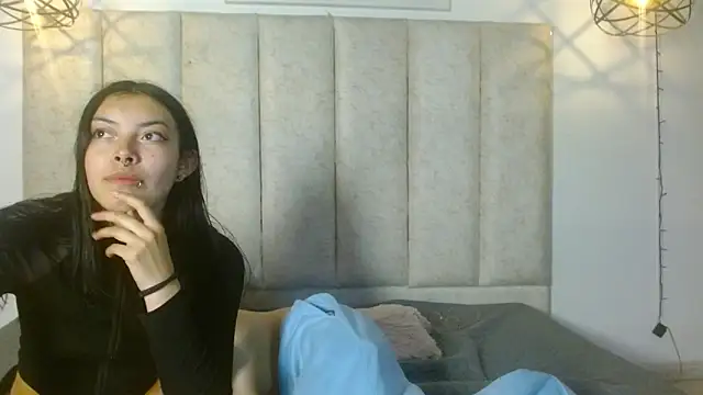 ninayjhonycs - Ninayjhonycs's free webcam - UK Sex Cams