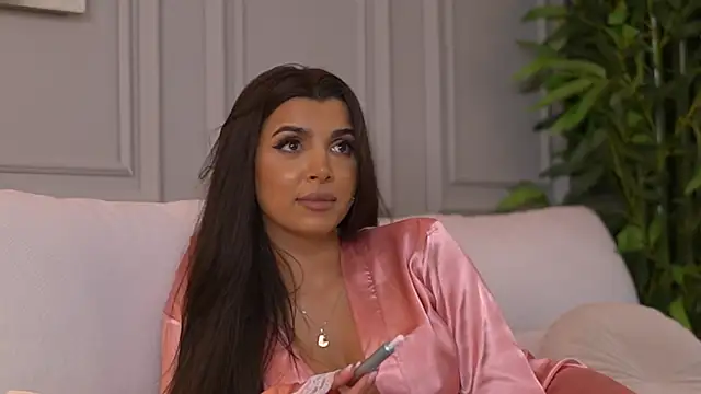 NicoleCellini live sex cam