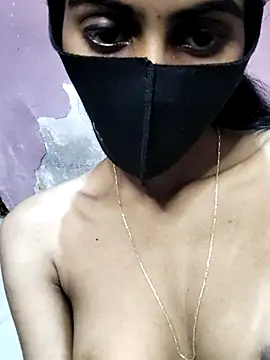 thaper_meera2 (F young) - Boobs show