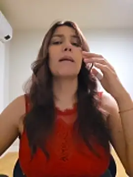 Webcam Model (MiaRides19)  is live.Free join now!