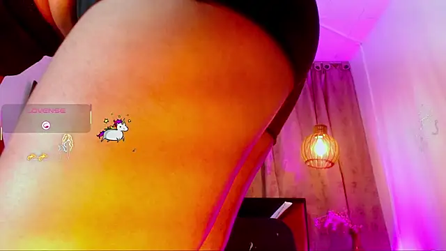 katha_Crawford webcam