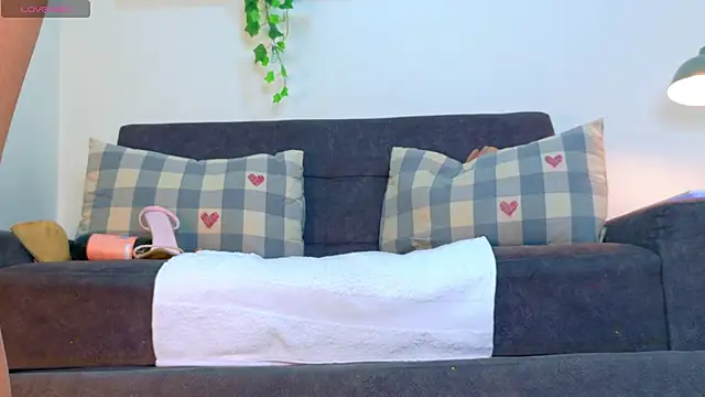 RiriiBrunette__ webcam