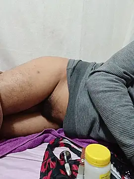 dark-skinned212 webcam