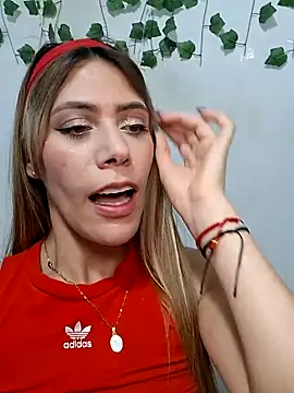 Webcam Model (Elianasuarezz)  is live.Free join now!