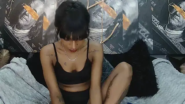 Lilmisbaddyxxx webcam