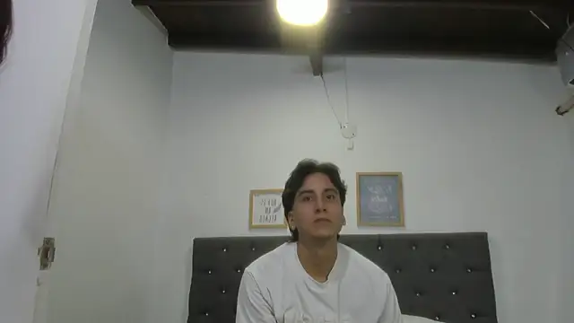 EsmeraldaNaim webcam