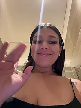 alyshanon18 - Alyshanon18's free webcam - UK Sex Cams