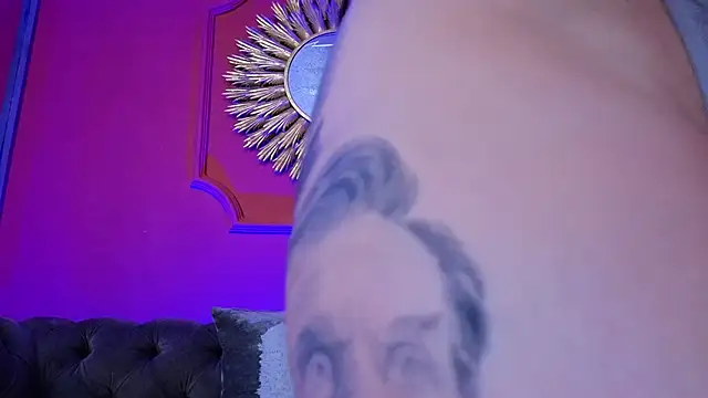 Julieta_Russell webcam