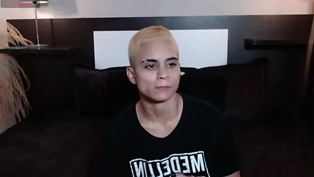 Liiamthompson webcam