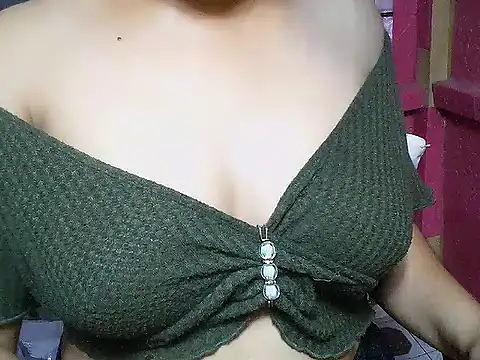 WetHornyPusy4u webcam