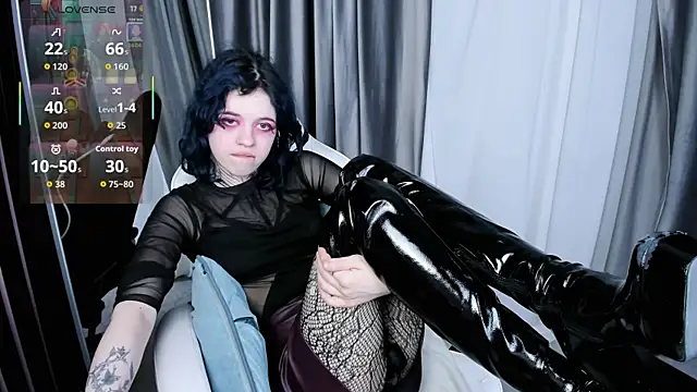 NoelleGothicShadow webcam