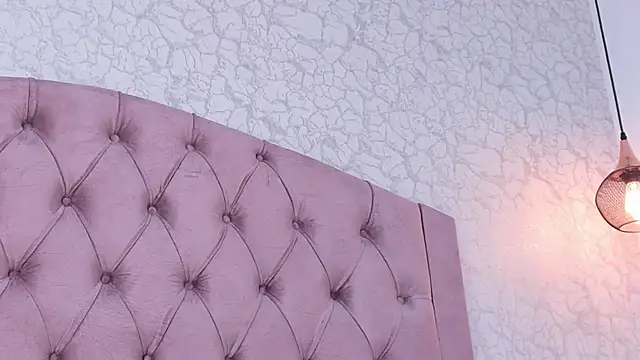 saraa_joness_ webcam