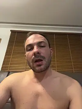 Adventurehotman webcam