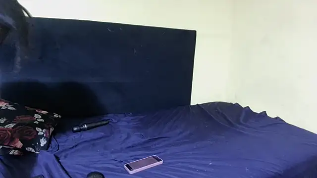 SweetTitties21 webcam