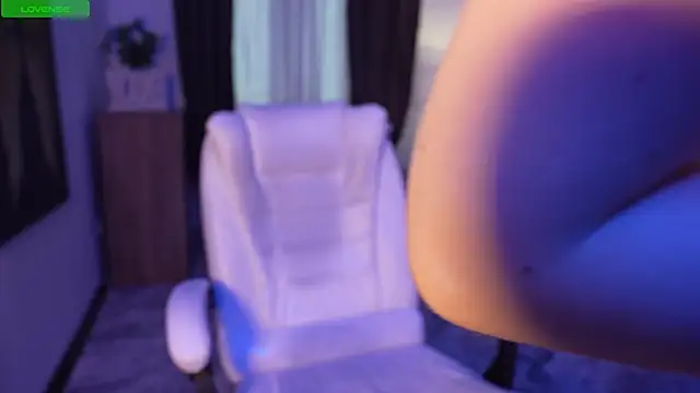 KristalCrowner webcam