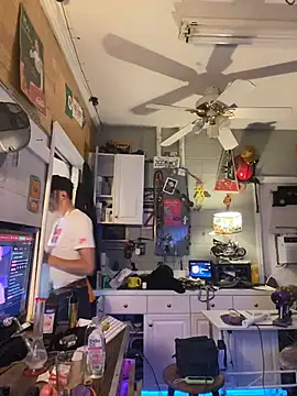 Twist_N_Tease webcam