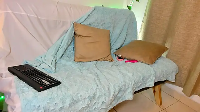 Rebeca_Marchetti webcam