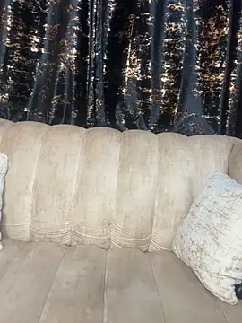 Webcam Model (__Bambi) is live