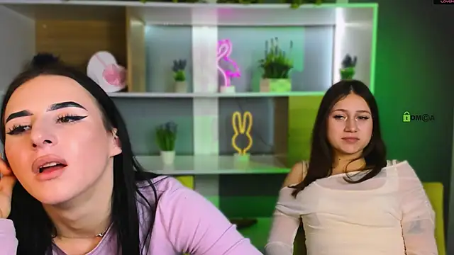 arianaa_cat - Arianaa_cat's free webcam - UK Sex Cams