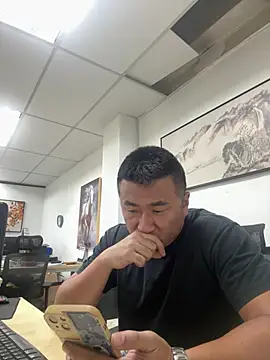 Cunzhangshibage02's live cam