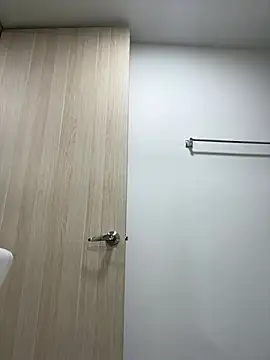 curlyierr (F young) - Titfuck with cream