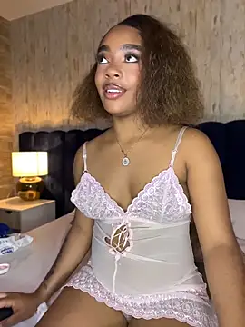 CharlothMavis webcam