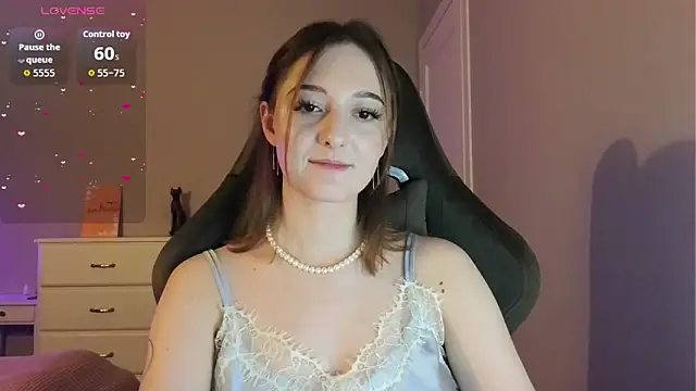 white_liillyy webcam