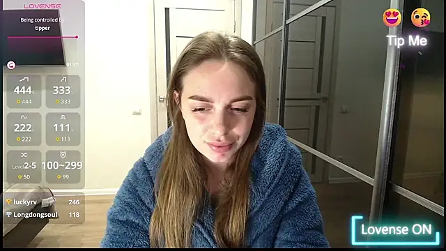 _julia_wonderful_ webcam