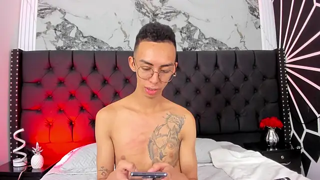 EthaanCox live sex cam