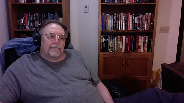 Vinyl22@xh Live Webcam on Stripchat