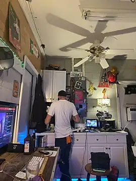 Twist_N_Tease webcam