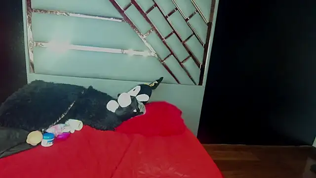 Mia_Miller001 webcam