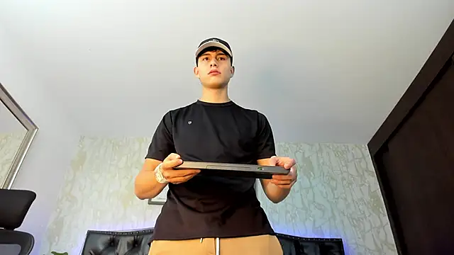 Lander_Cruz's live cam