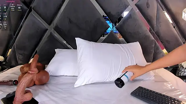 Ivonne_Millerr webcam