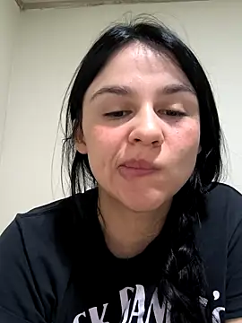 Webcam Model (Daniela-rosee)  is live.Free join now!