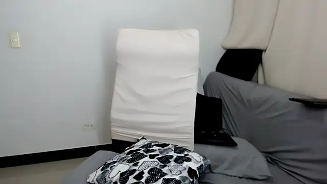 Laura-pervert webcam