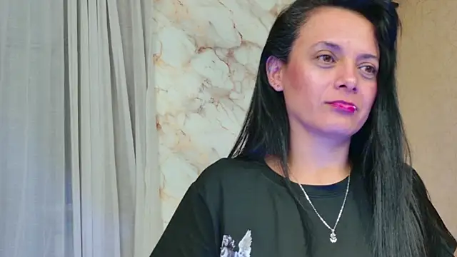 QueenSallyDesire webcam