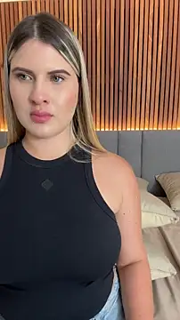 emiilyadams_ (F young) - BOOBS OUT AND SPIT😈