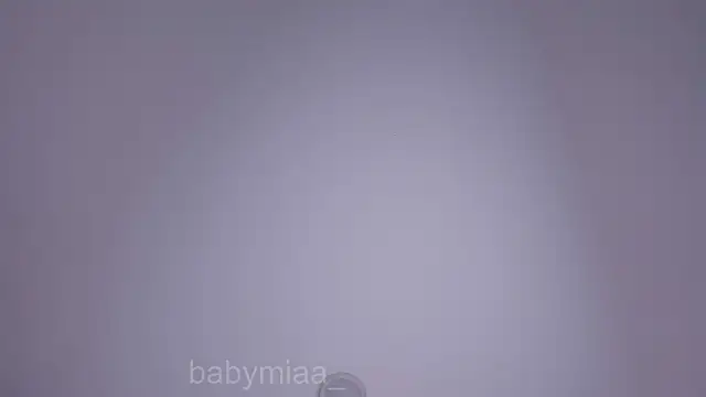 BabyMiaa_'s live cam